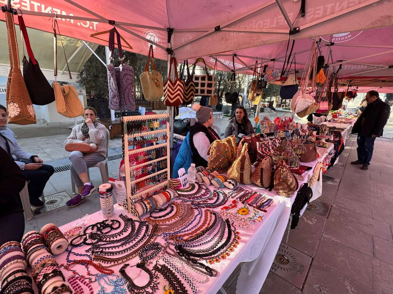 Menteşe Belediyesi’nden Kadın Üreticilere Destek: Kadın Emeği Pazarı Bugün Başladı 2